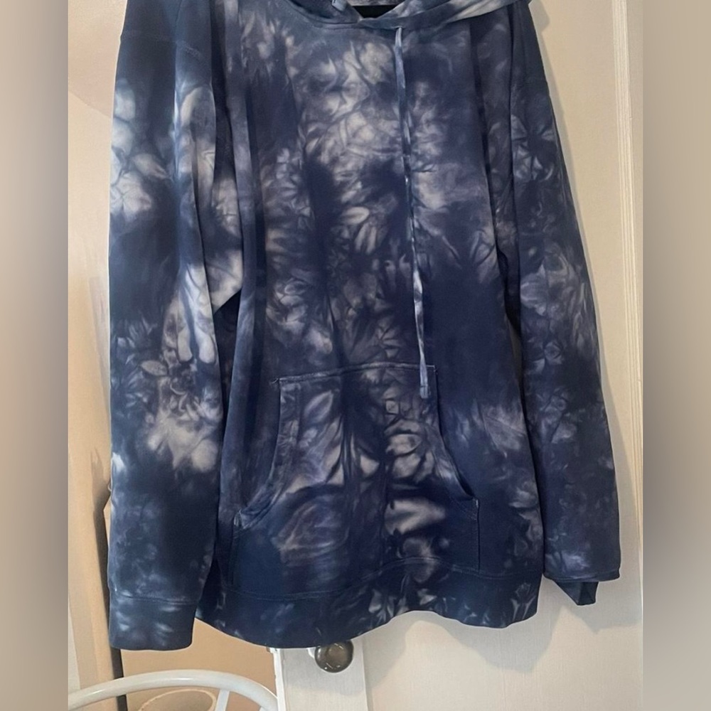 Tillys tie-dye sweatshirt